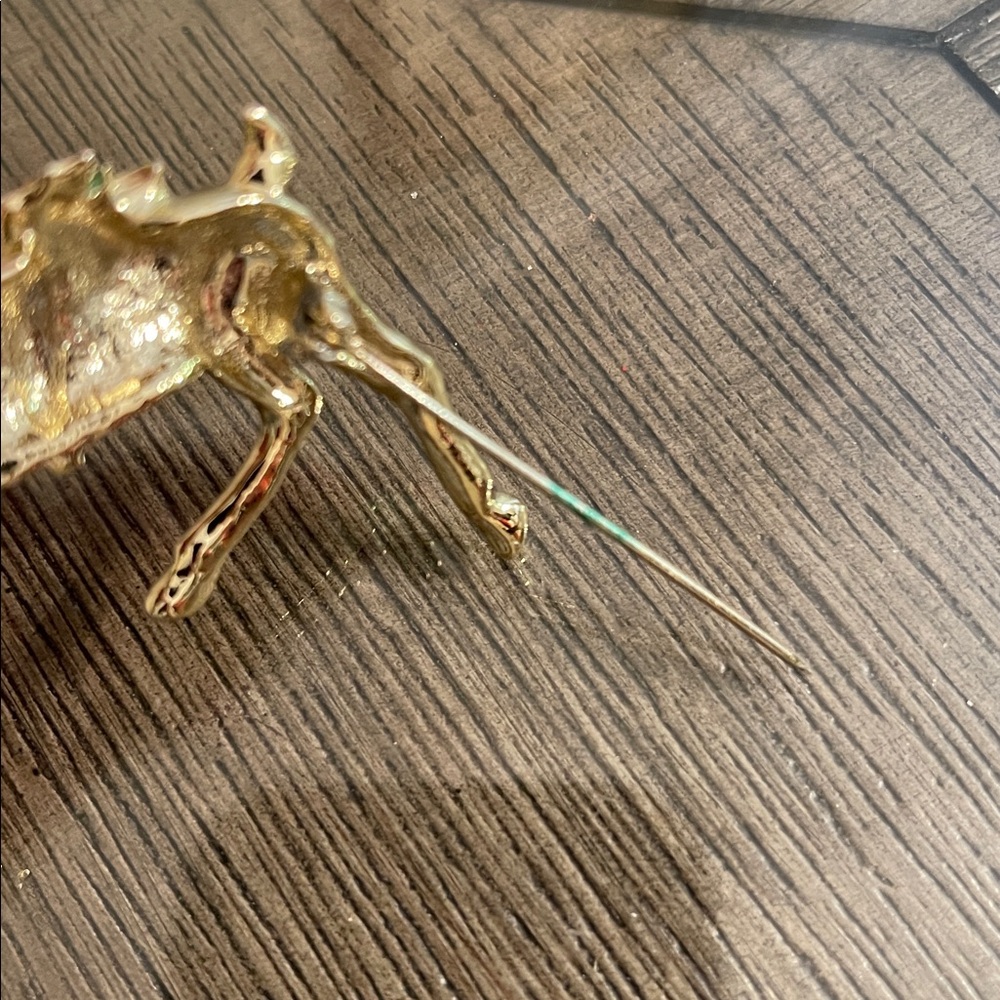 Large Vintage Gold-tone Reindeer with Holly Accents Brooch Holiday Pin - Picture 3 of 15